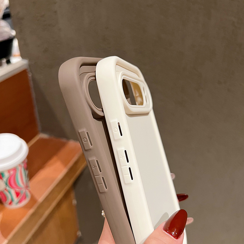 غطاء هاتف مطبوع بقلوب وردية له - مراجعة Google Pixel 8A وسعره